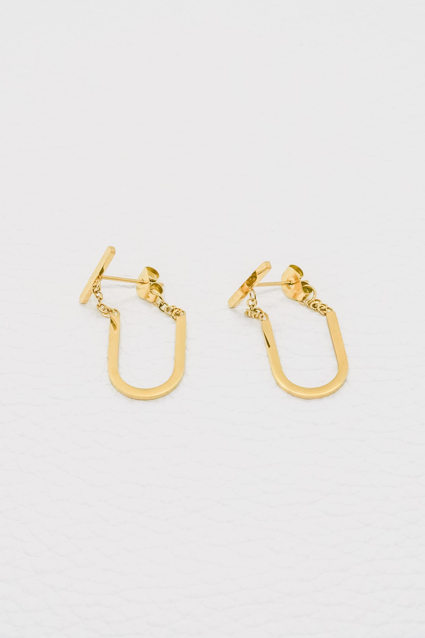 バー&フープピアス